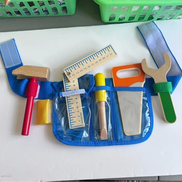 Melissa and Dug Wooden Tool Set with Belt - Picture 8 of 11